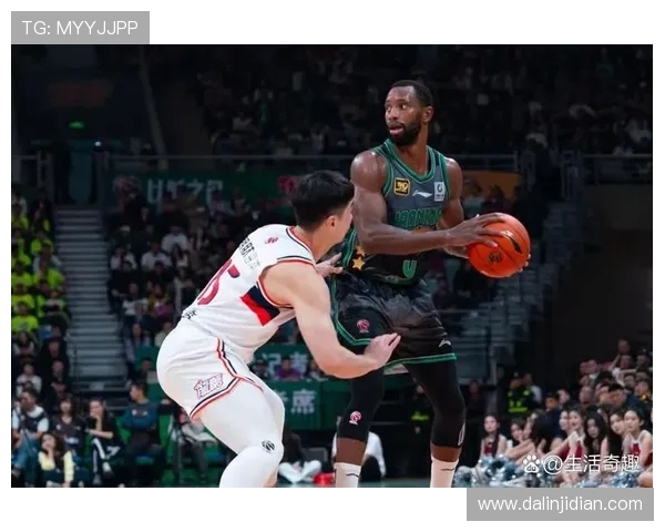 斯玛特调侃热火替补席遭裁判技术犯规引发热议