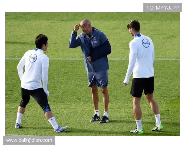 恩里克回忆巴萨欧冠首秀时的紧张心情与小将恩贾恩图的对比